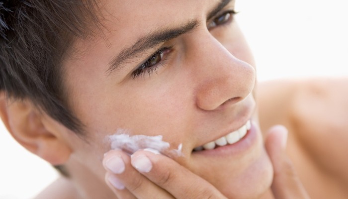 Рецепт домашнего увлажняющего крема специально разработанного для мужской кожи лица